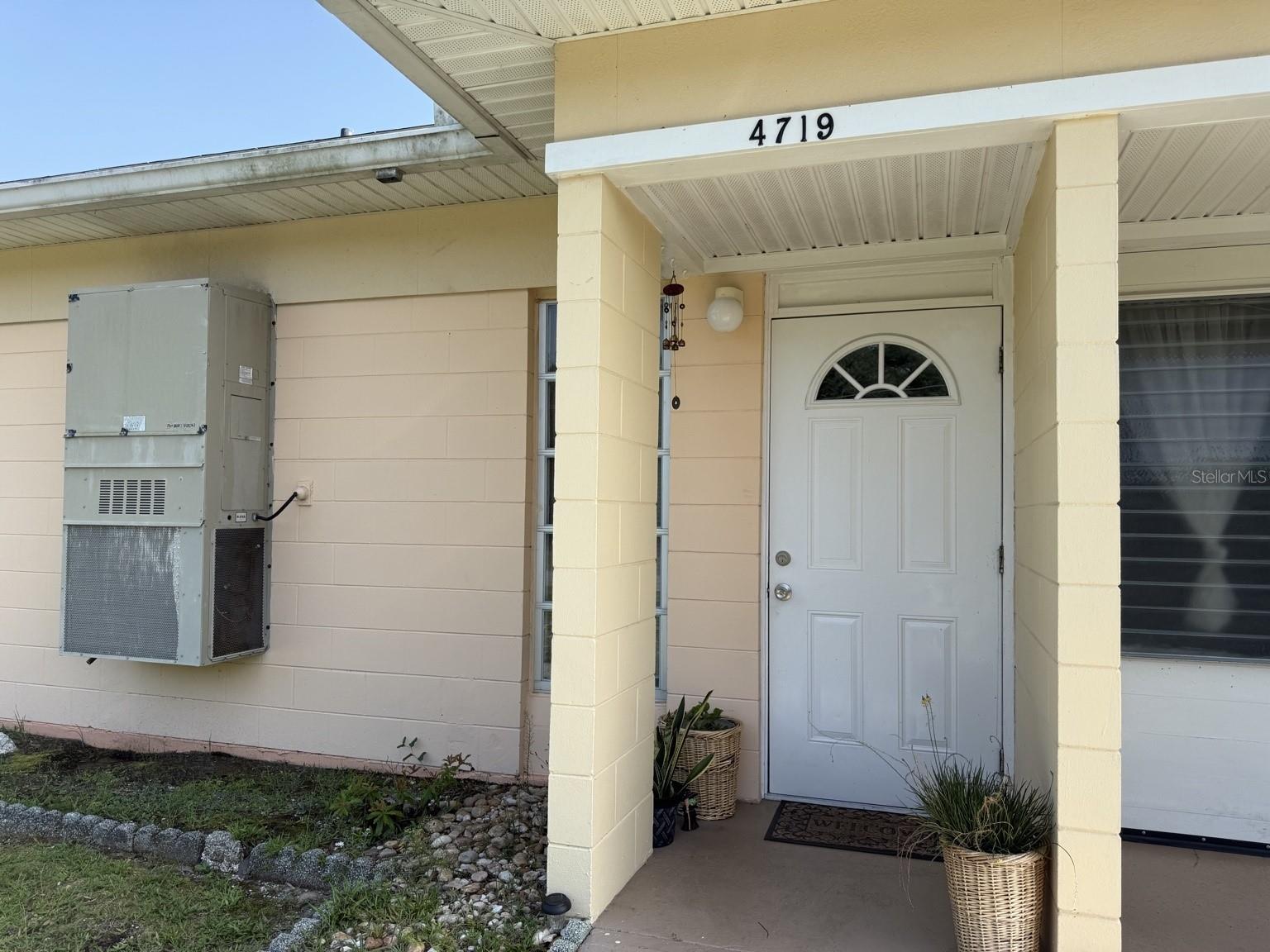 4719 Club Cir Property Photo 1