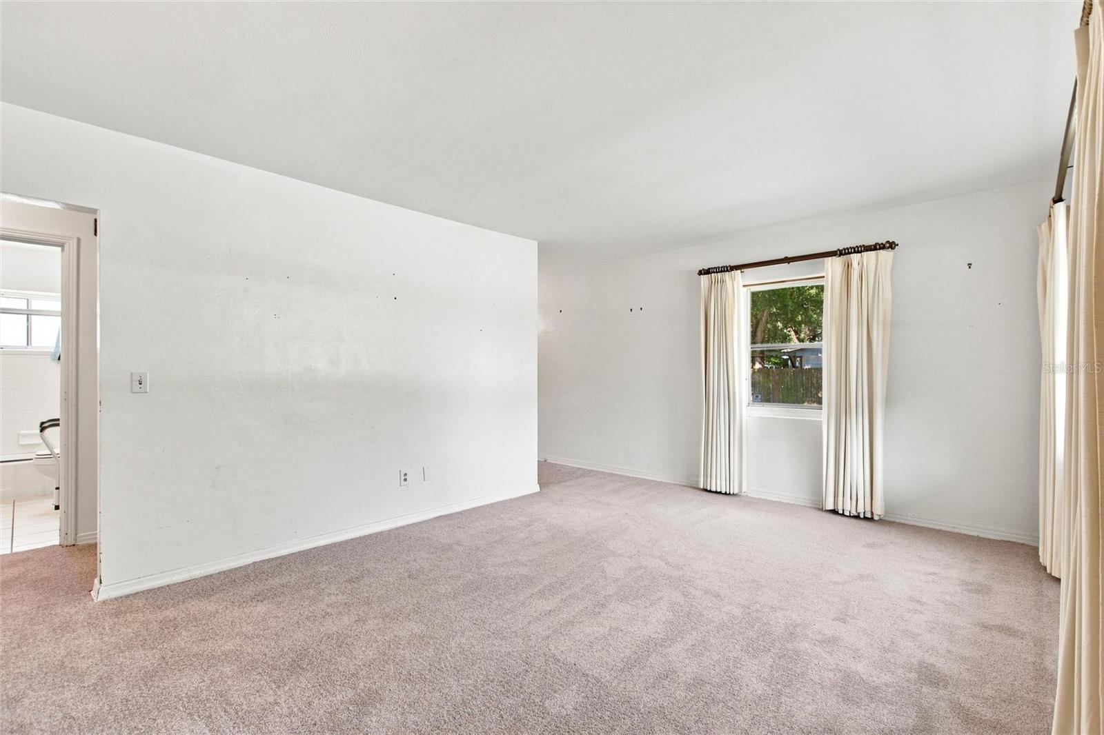708 Avenue E Ne Property Photo 6