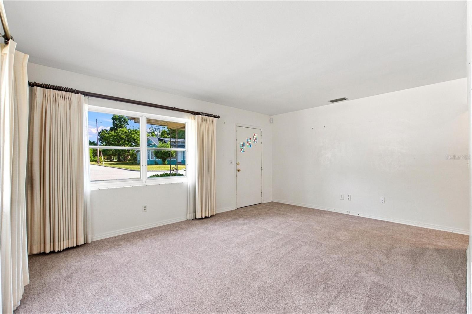 708 Avenue E Ne Property Photo 8