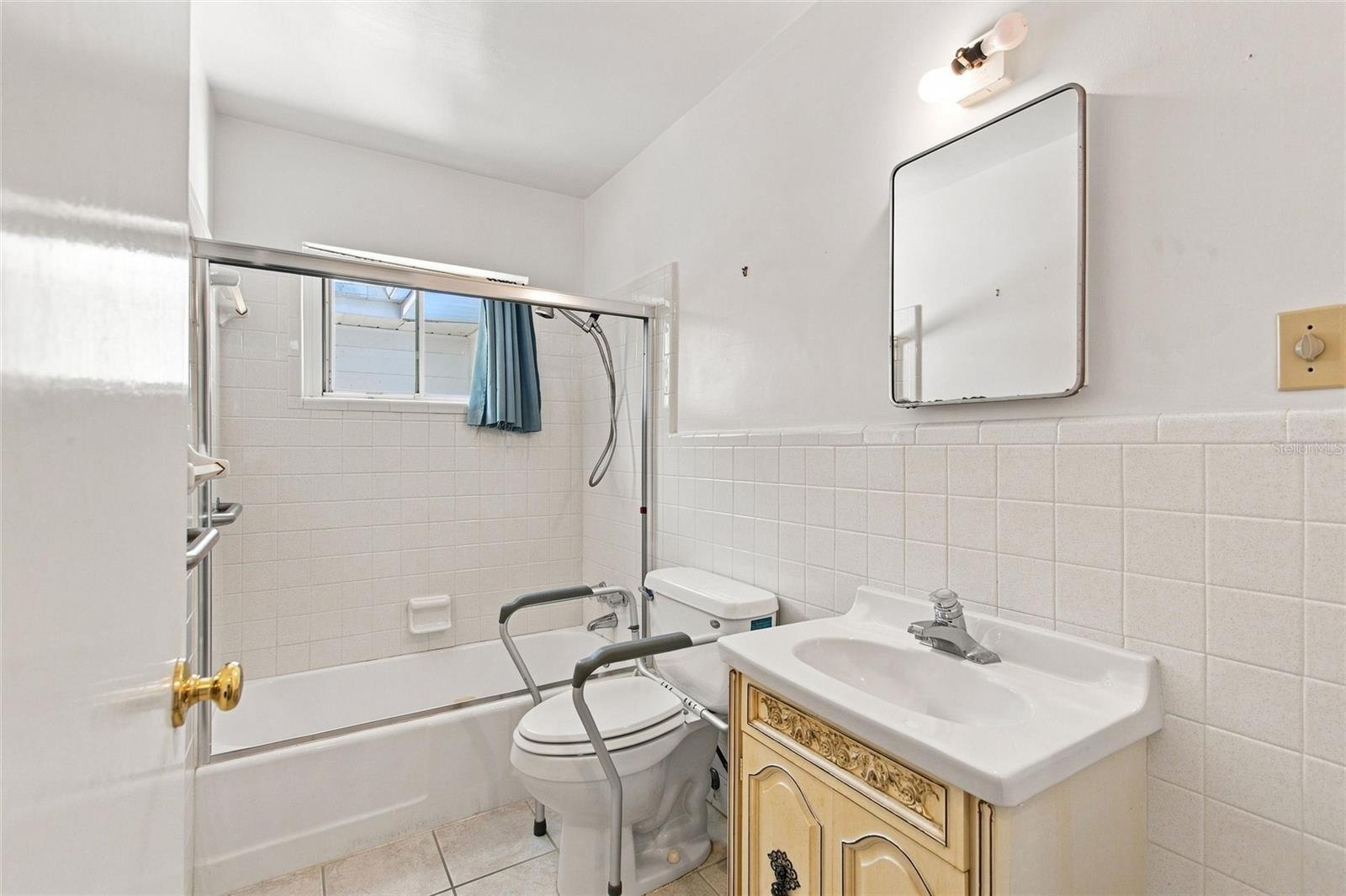 708 Avenue E Ne Property Photo 10
