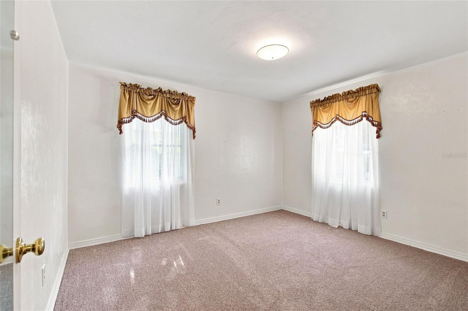708 Avenue E Ne Property Photo 11