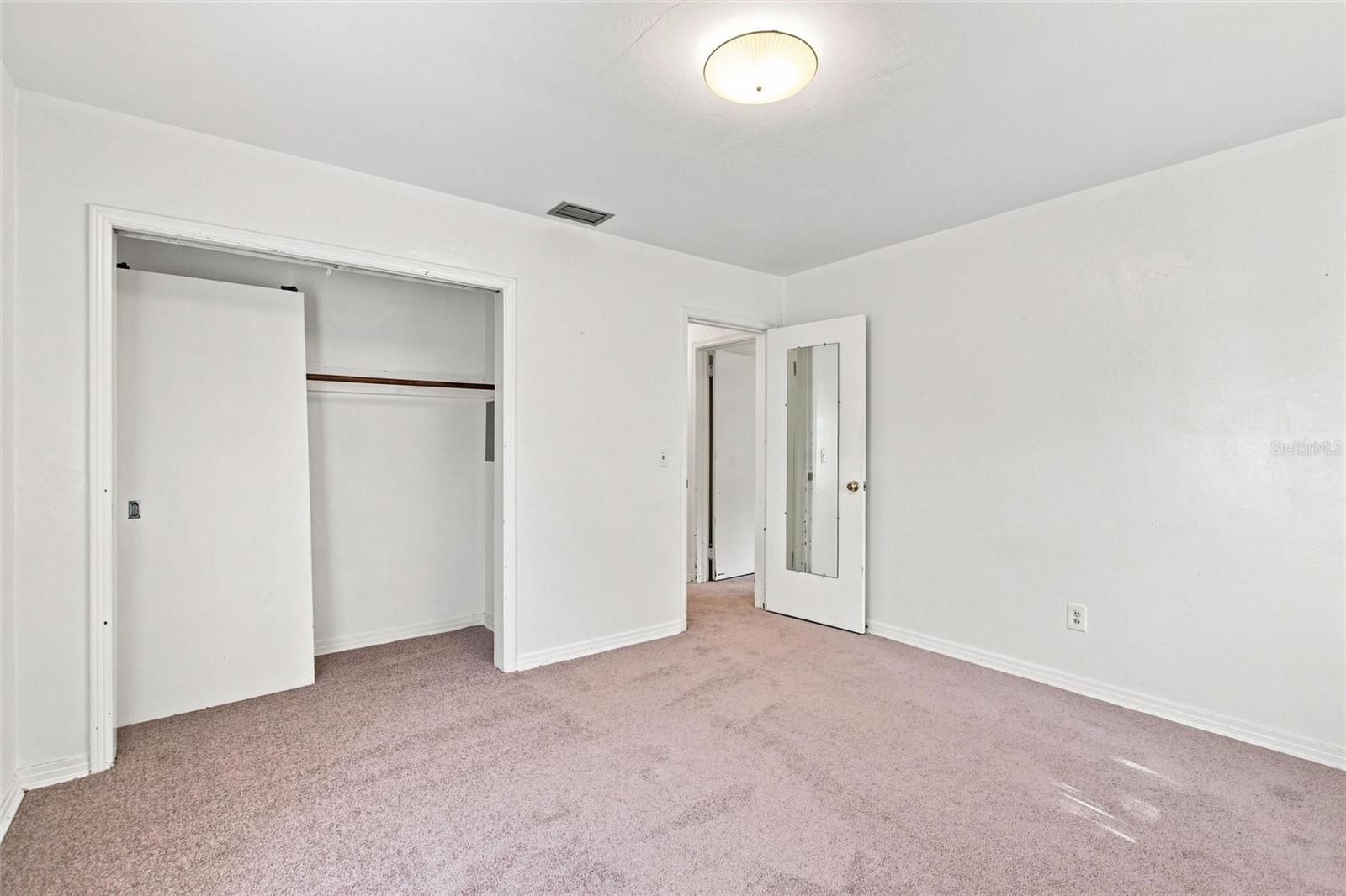 708 Avenue E Ne Property Photo 12