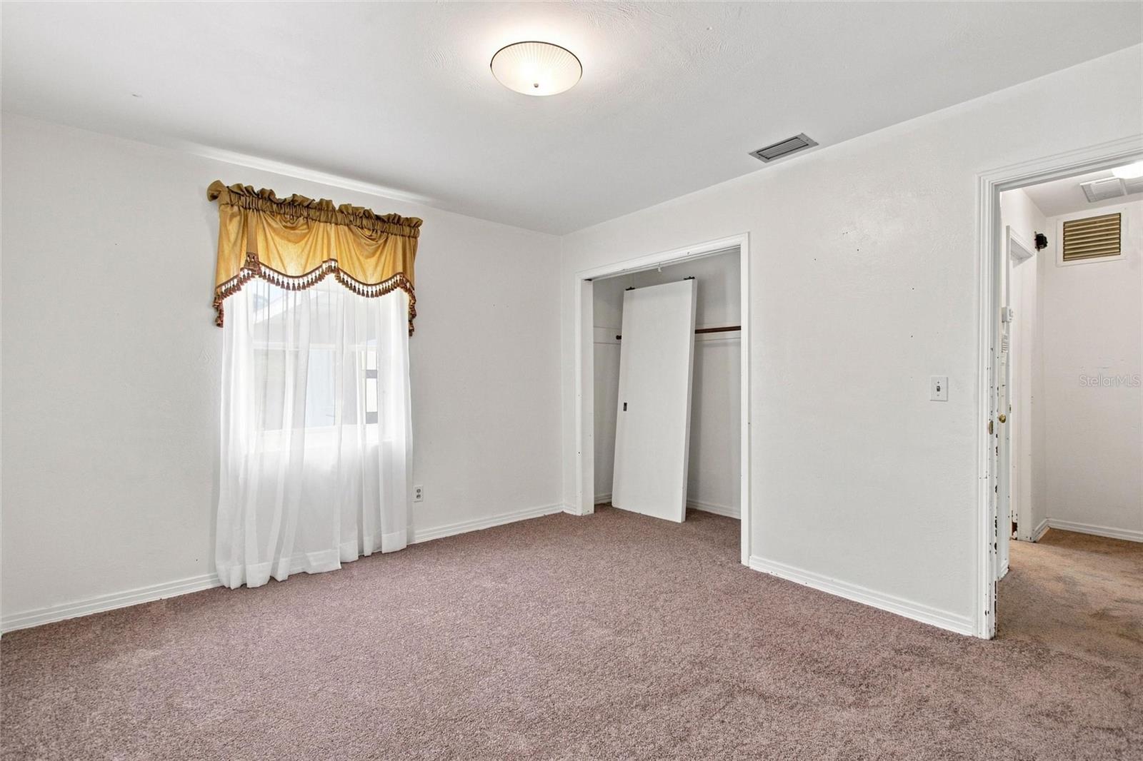 708 Avenue E Ne Property Photo 13