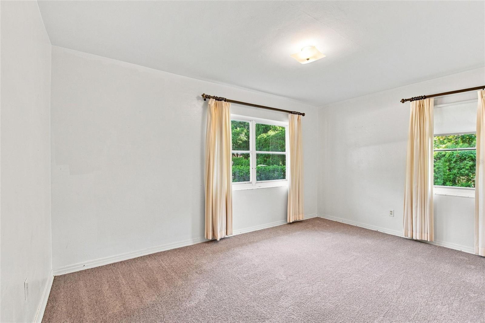 708 Avenue E Ne Property Photo 14