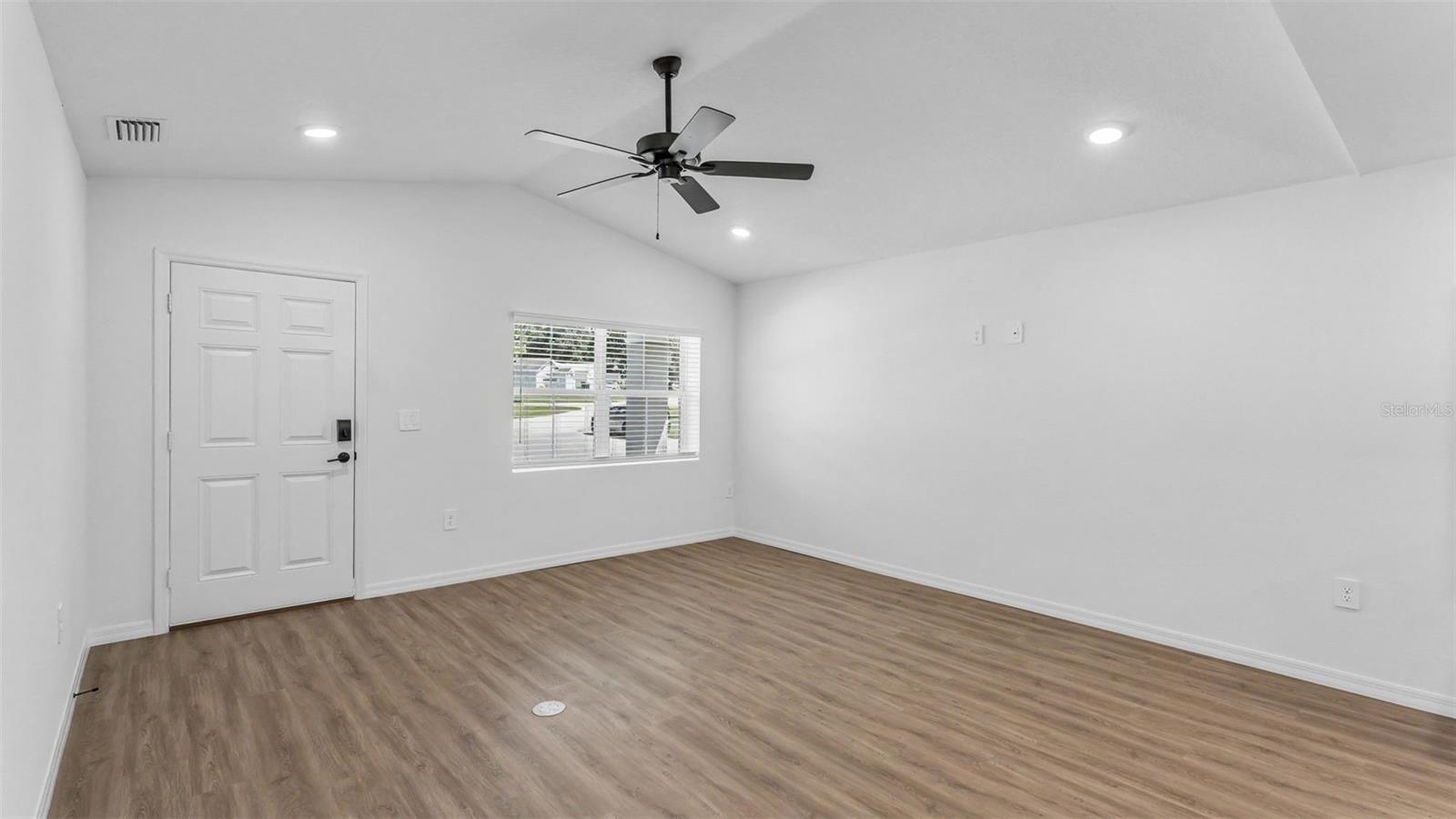 7540 Willow Wisp Dr W Property Photo 2