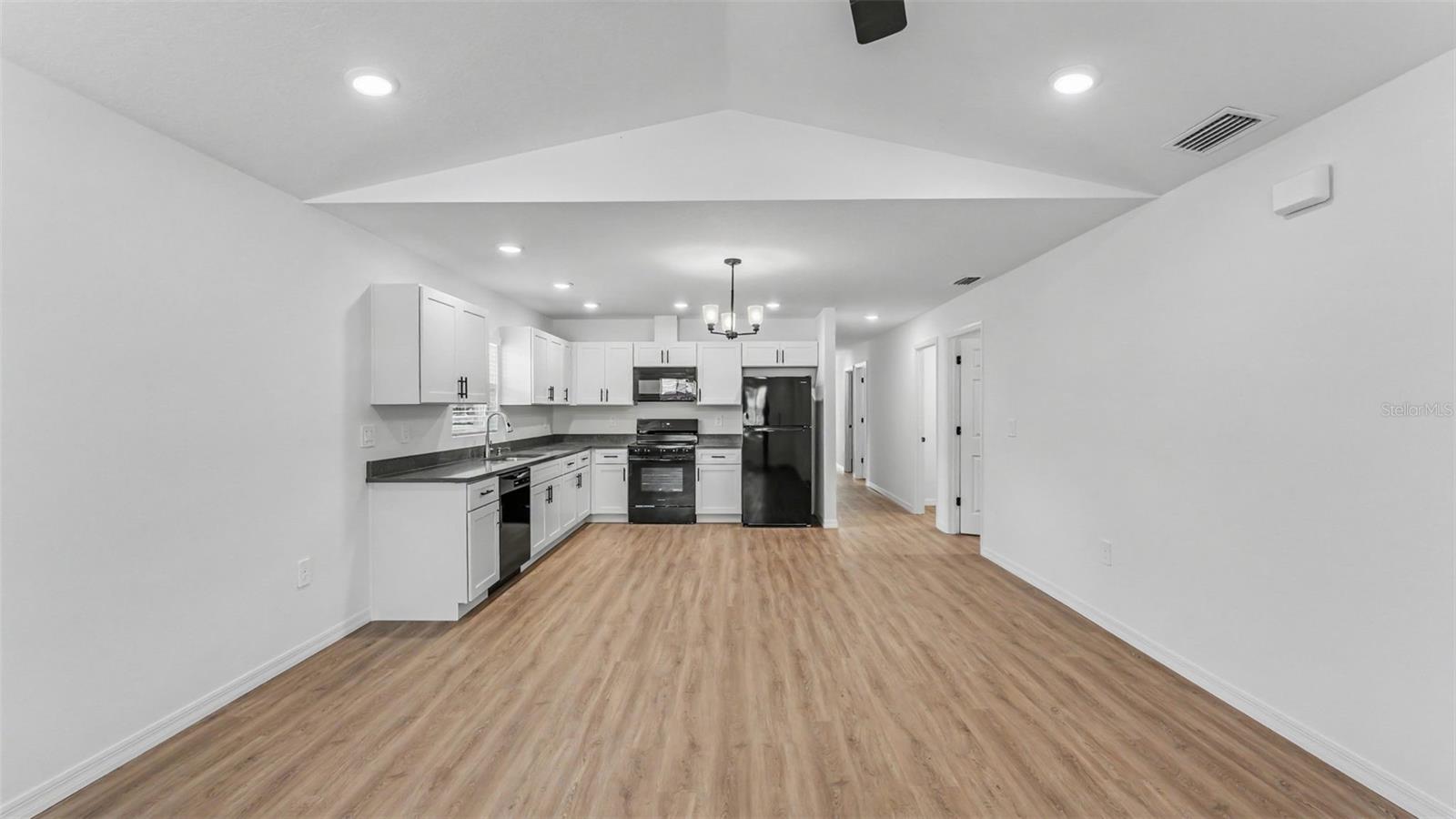 7540 Willow Wisp Dr W Property Photo 3