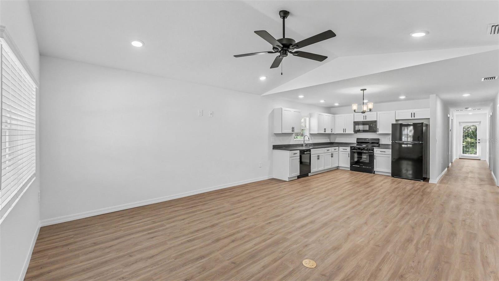 7540 Willow Wisp Dr W Property Photo 4