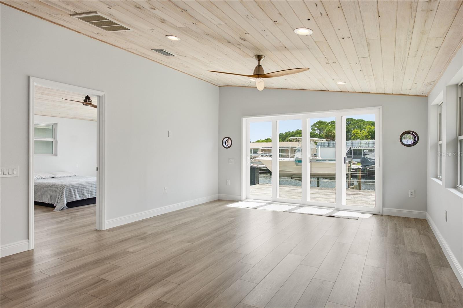 4930 Pompano Dr Property Photo 8
