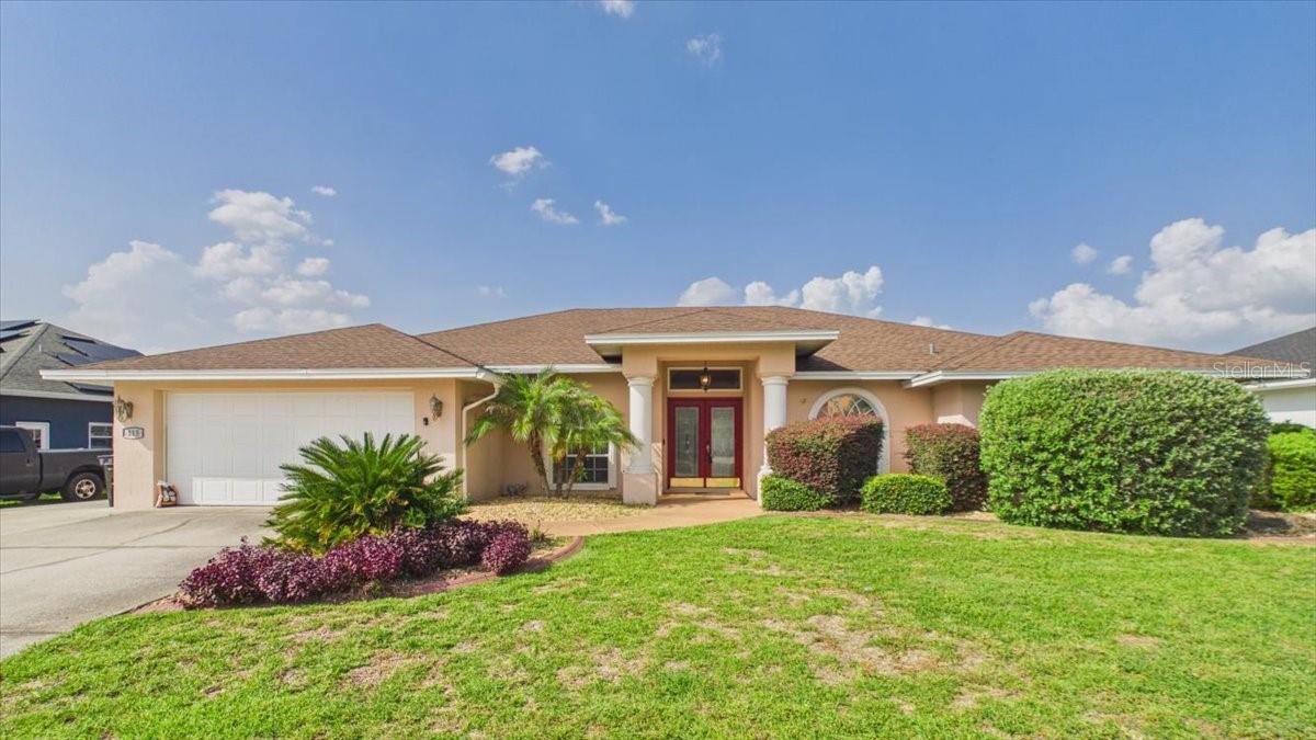 315 Lanceolate Dr Property Photo 2