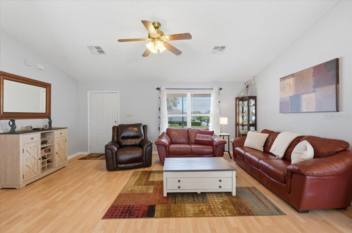 1001 Canary Cir S Property Photo 6