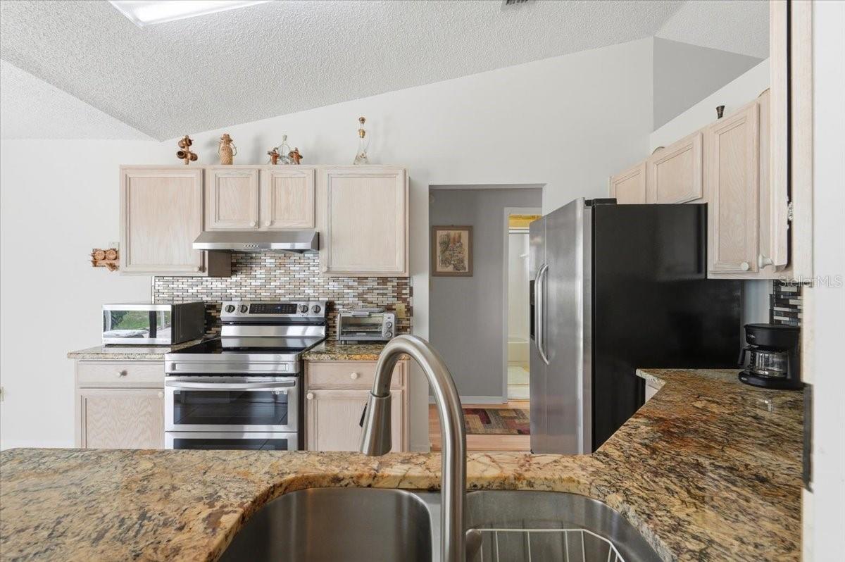 1001 Canary Cir S Property Photo 12