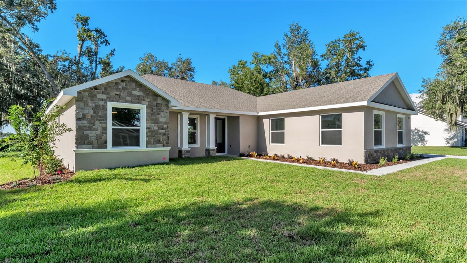 1022 Briarwood Dr Property Photo 1