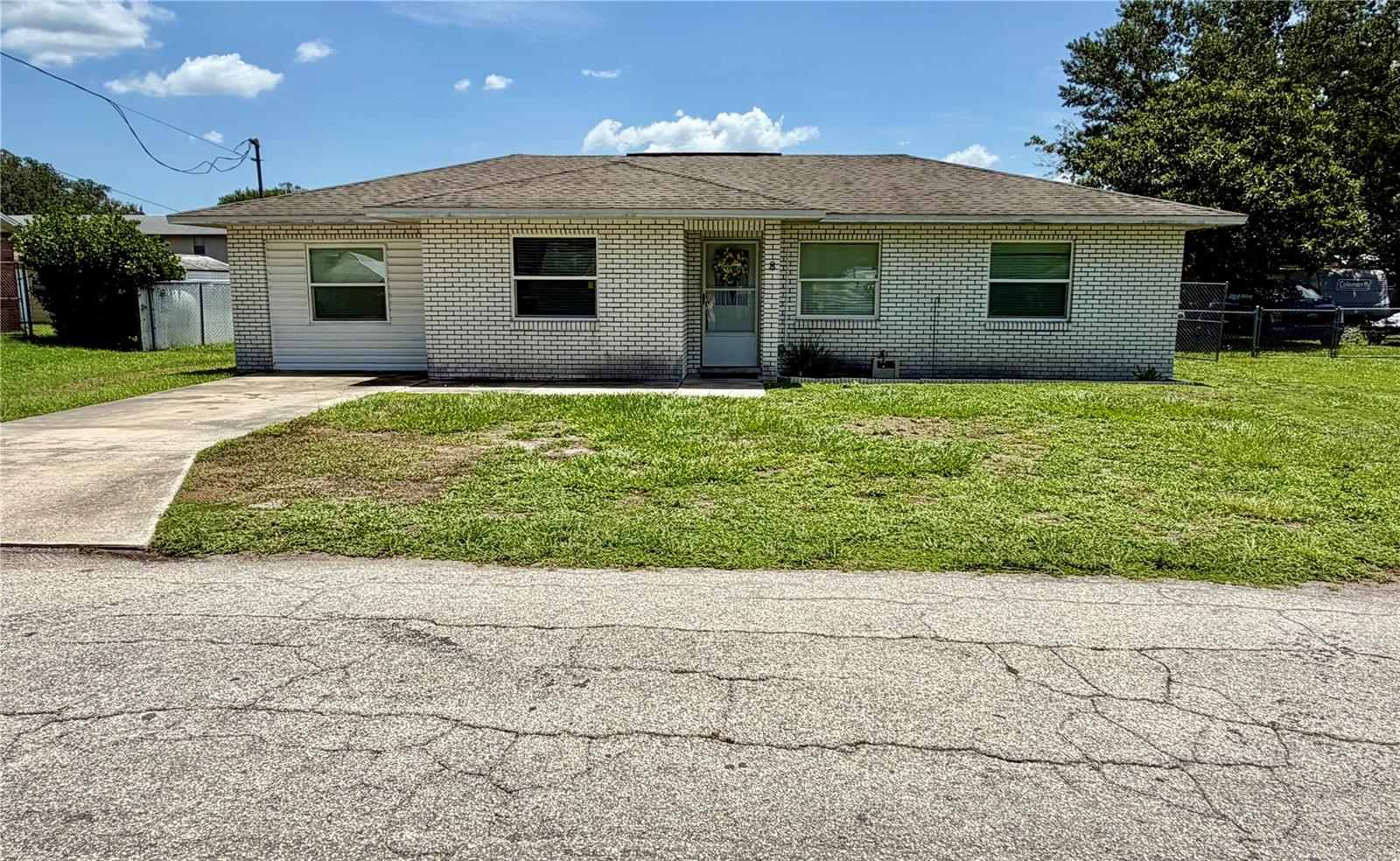 8 N HENDRY AVE