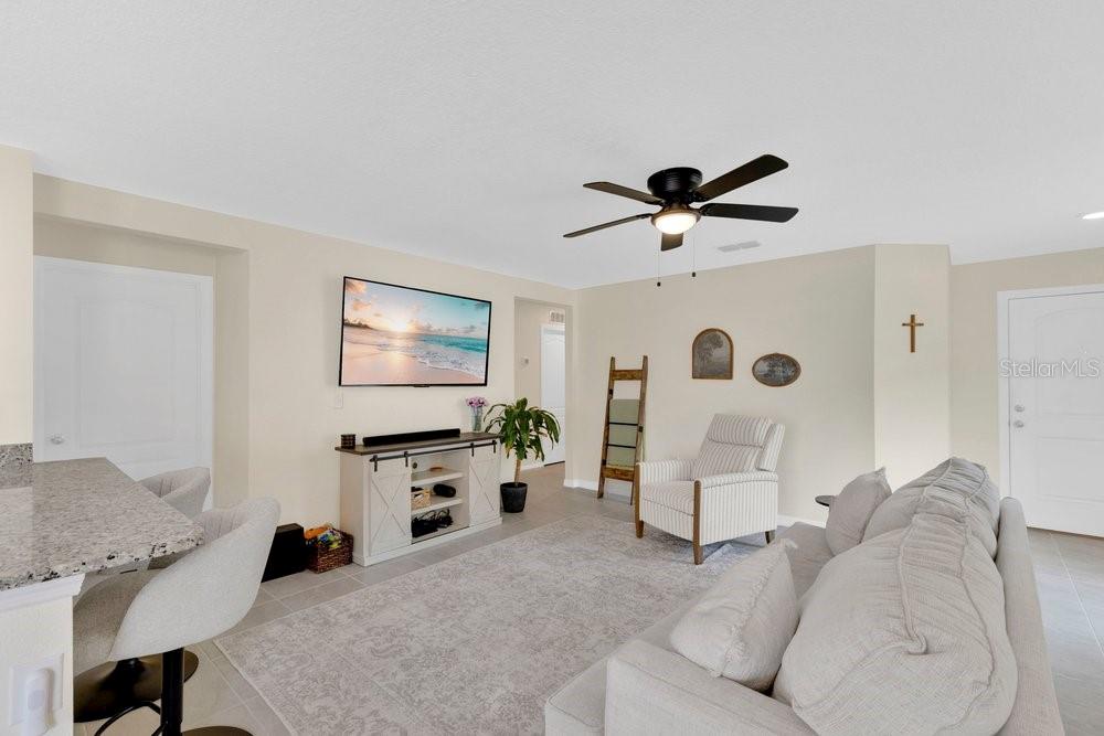 392 Kensington View Dr Property Photo 5