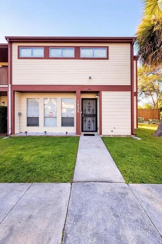 1836 WARRINGWOOD DR #B4 Property Photo 1