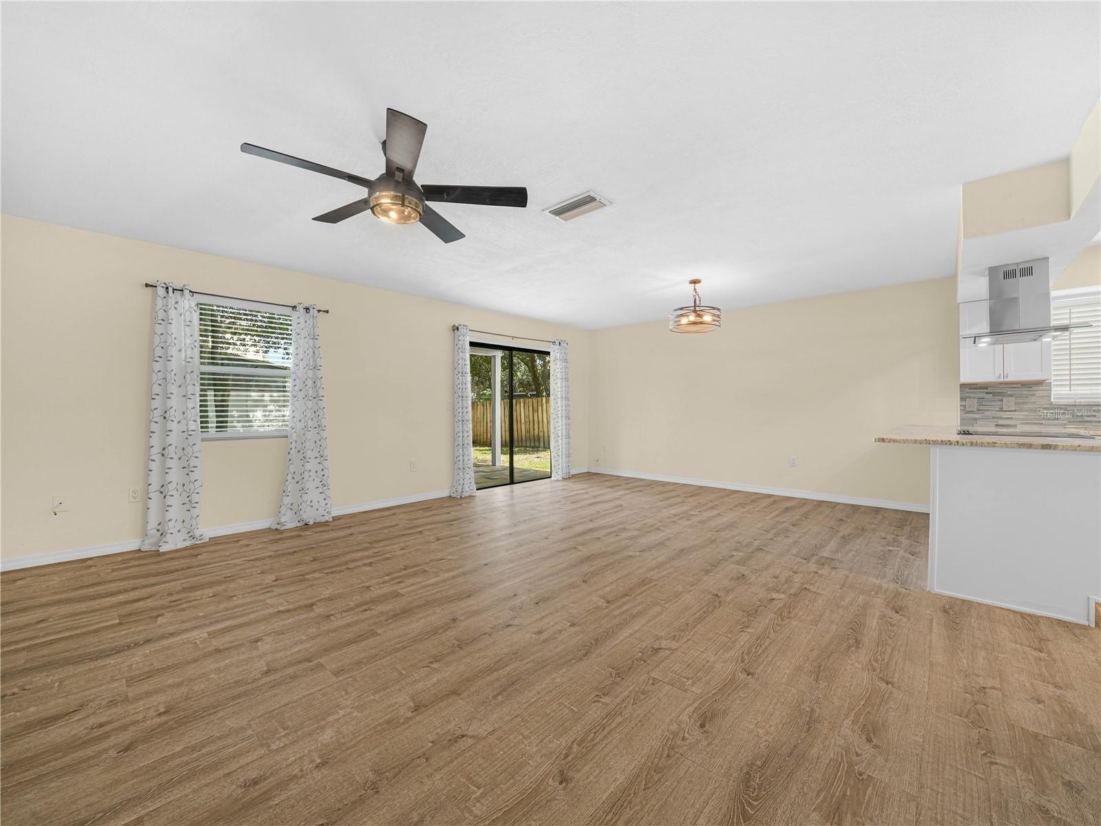 3573 Raintree Cir Property Photo 6