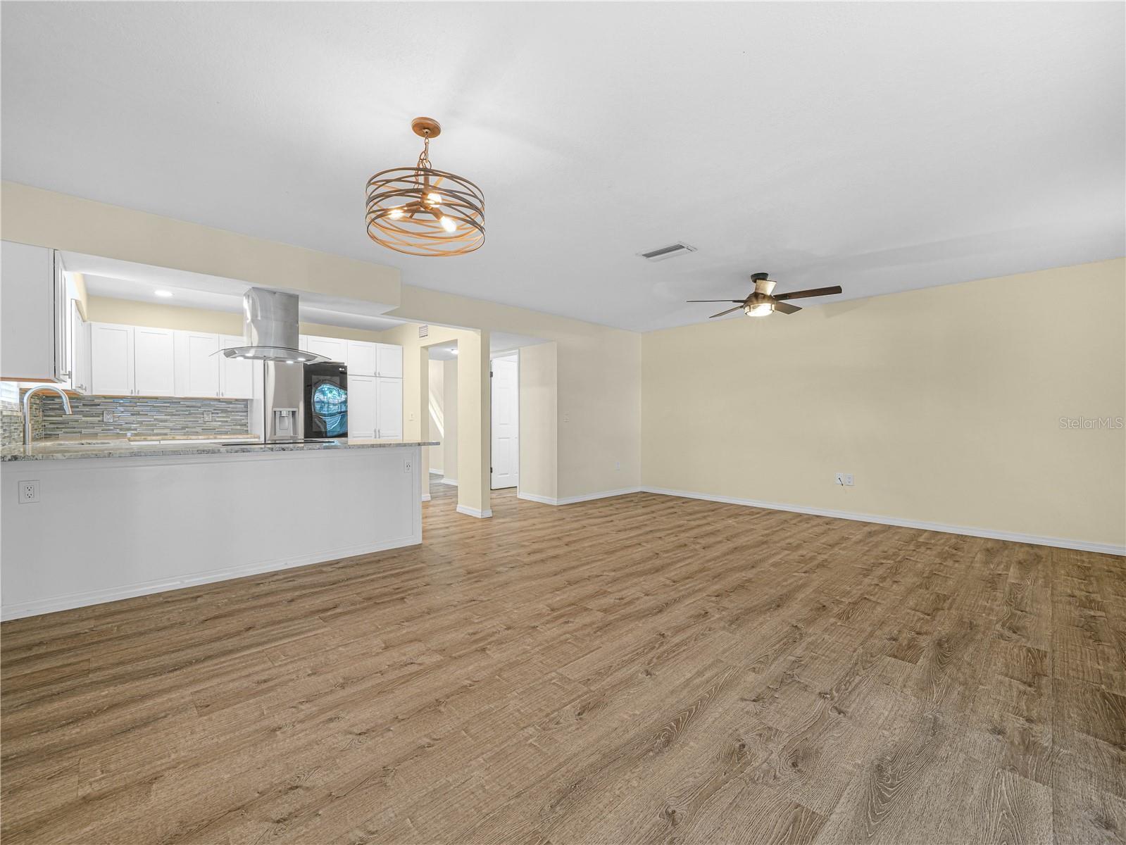 3573 Raintree Cir Property Photo 7