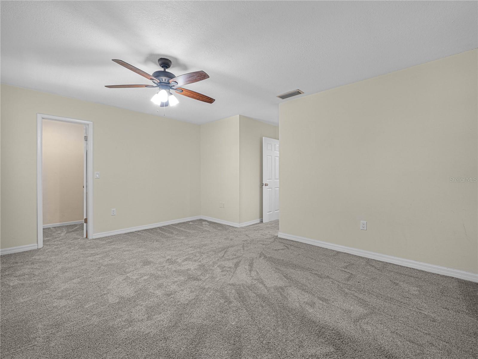 3573 Raintree Cir Property Photo 12