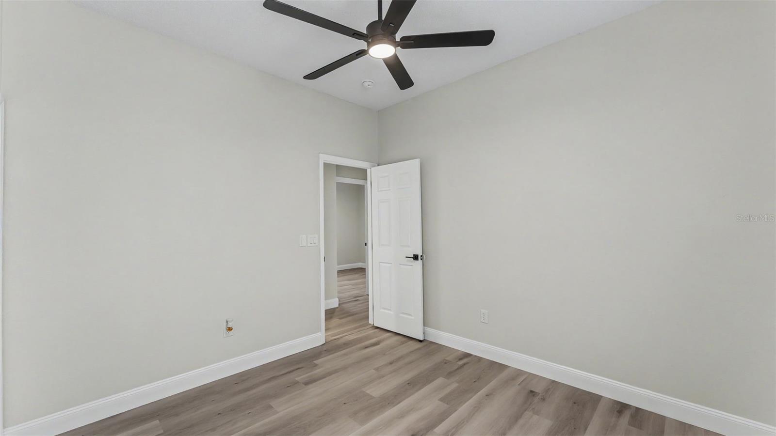 1612 Forest Hills Ln Property Photo 15