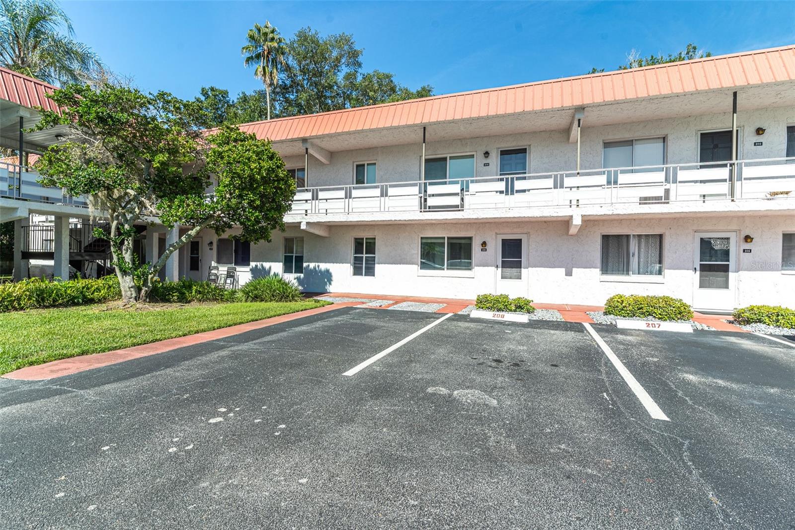 1100 Martinique Dr #106 Property Photo 24