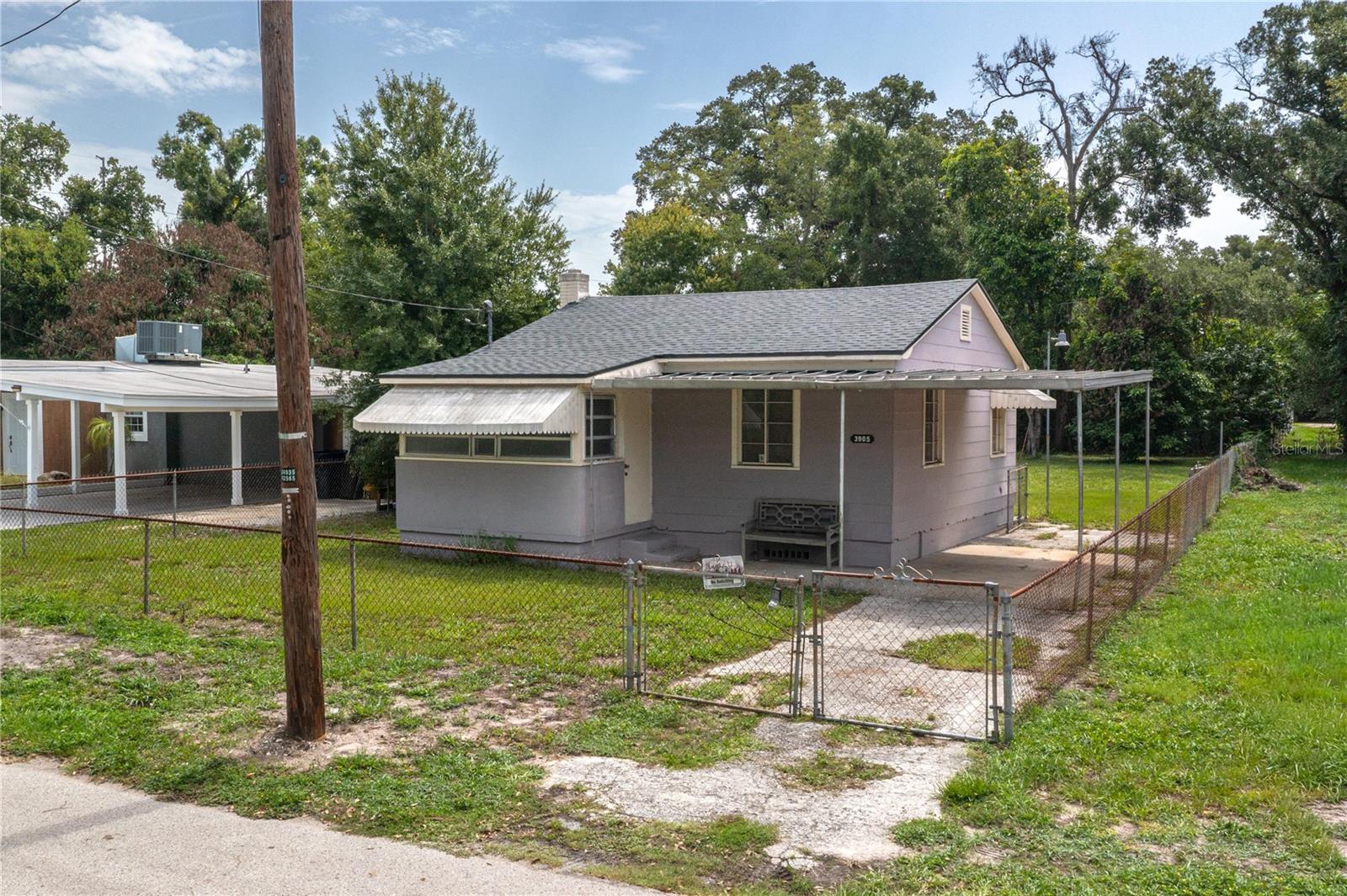 3905 N Clearfield Ave Property Photo 1