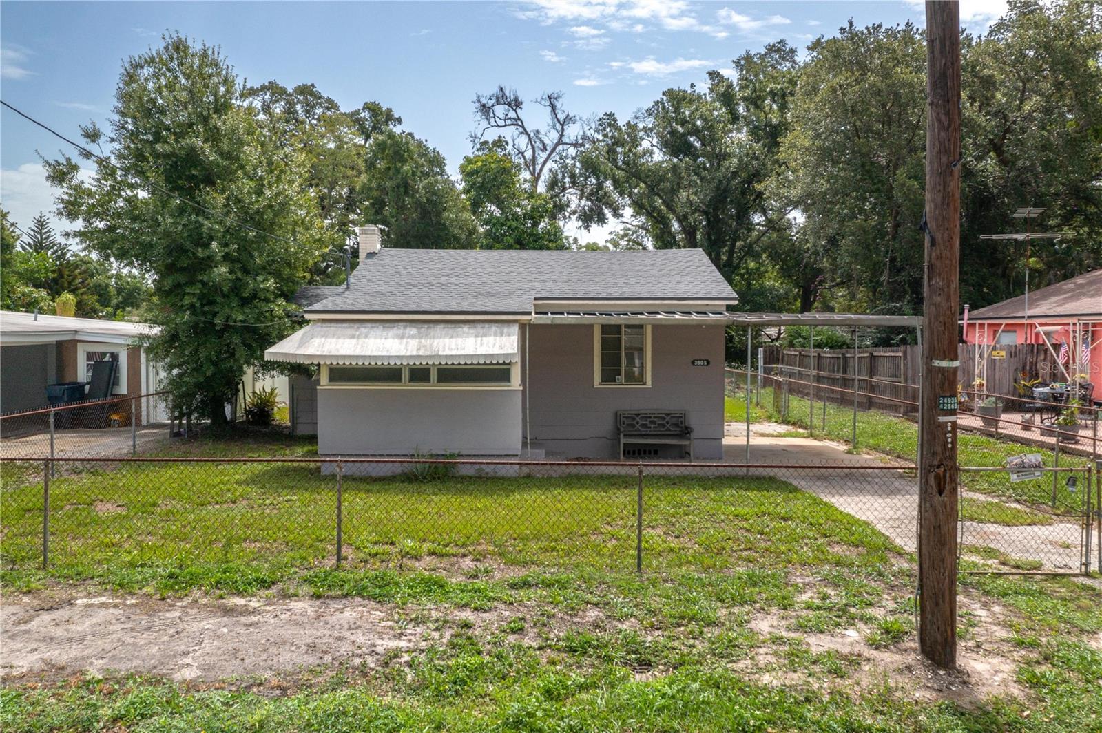3905 N Clearfield Ave Property Photo 3