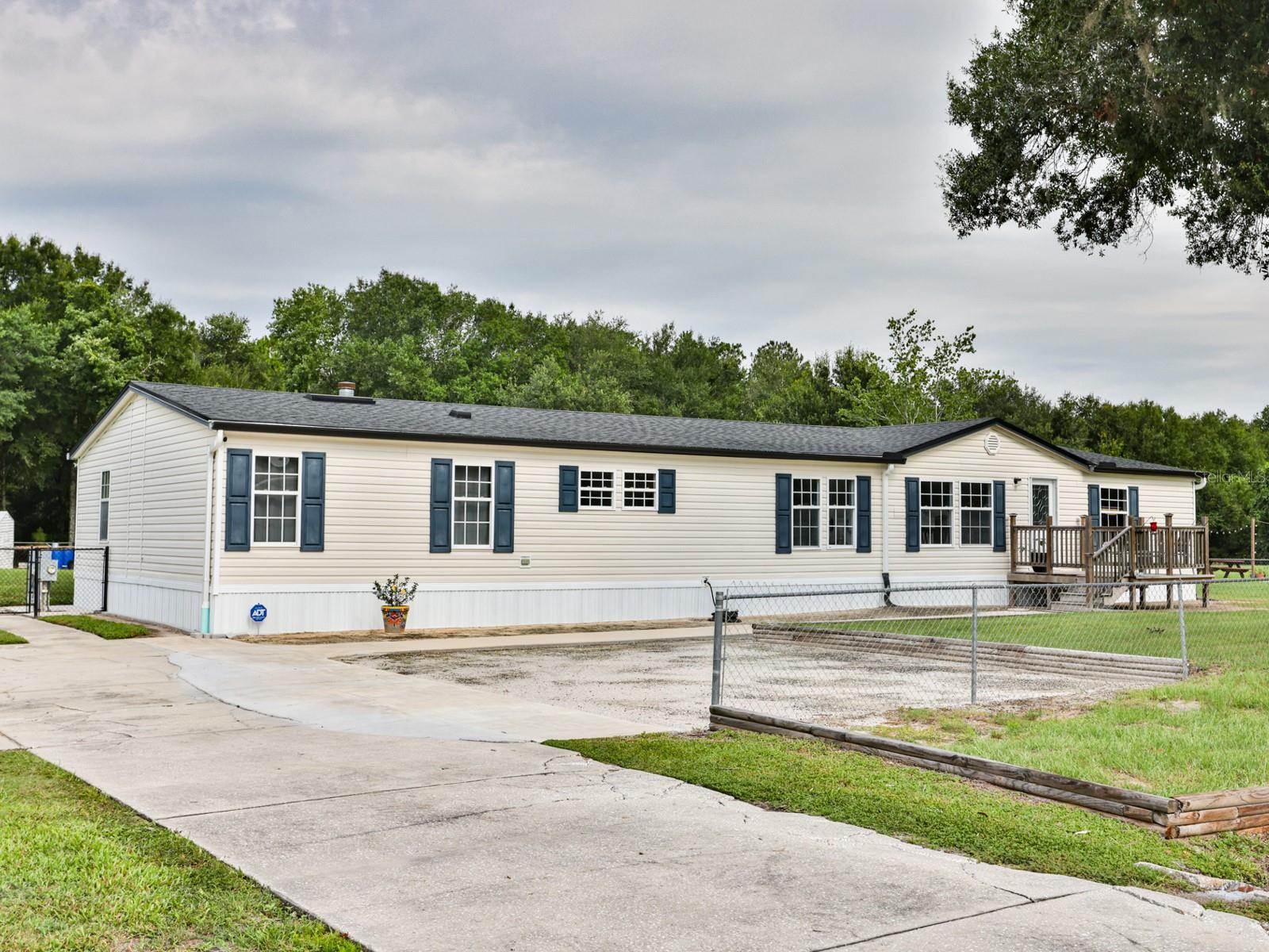 1120 SADDLEWOOD BLVD