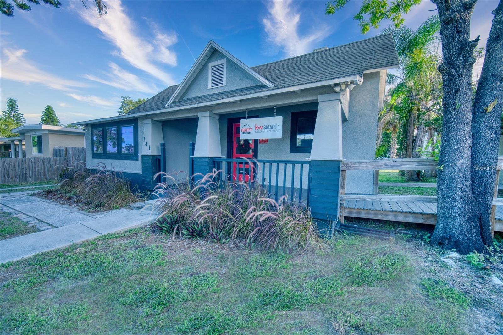 141 Avenue E Sw Property Photo 1