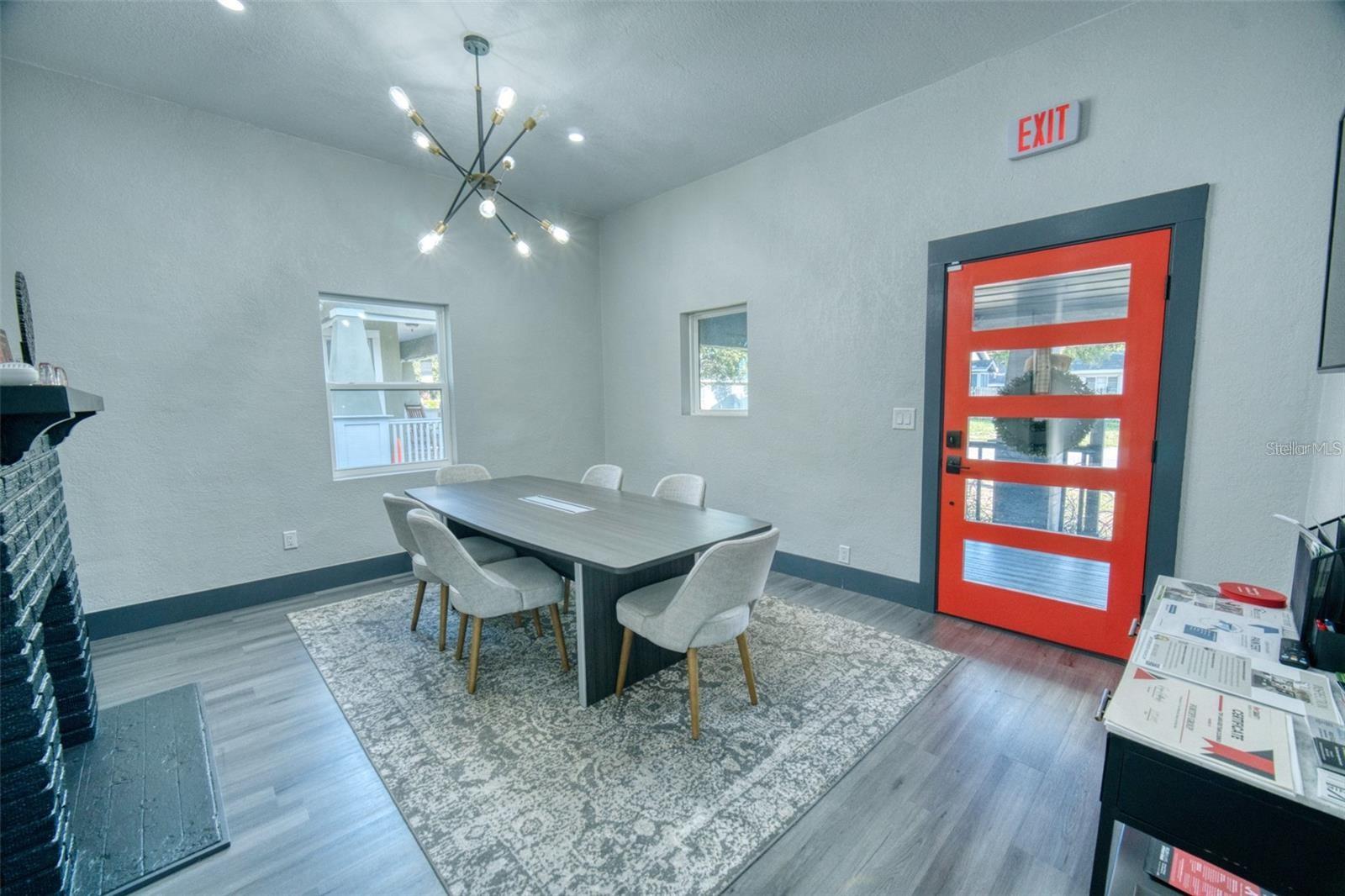 141 Avenue E Sw Property Photo 3