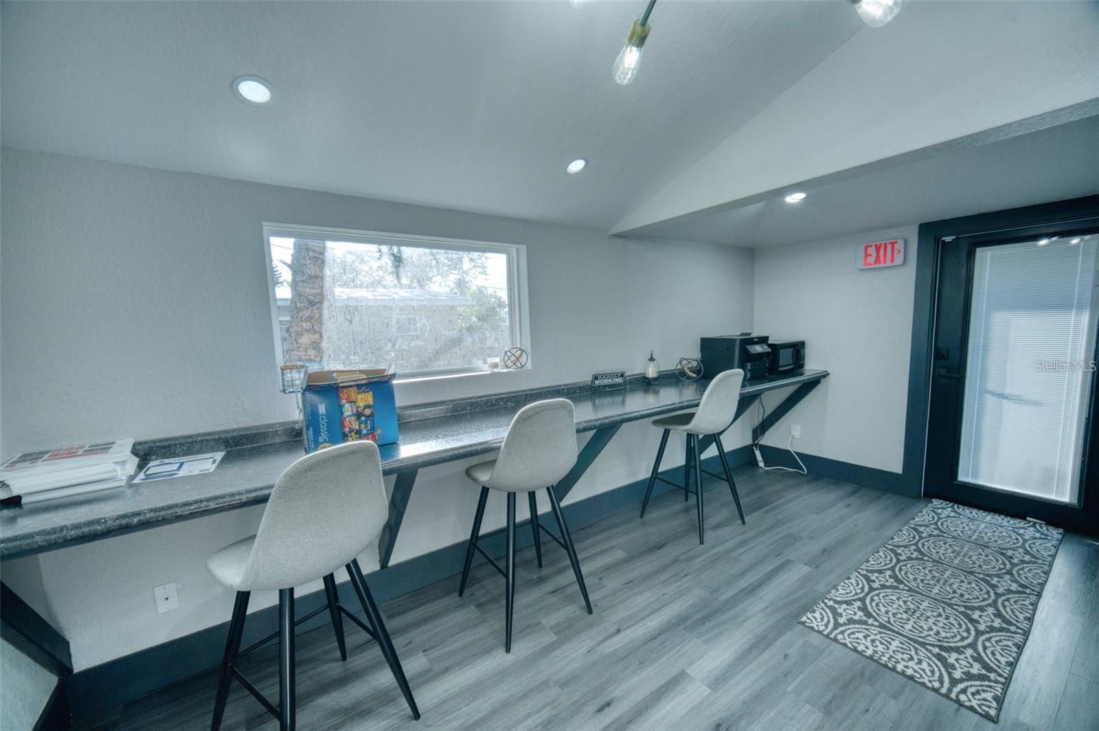 141 Avenue E Sw Property Photo 5