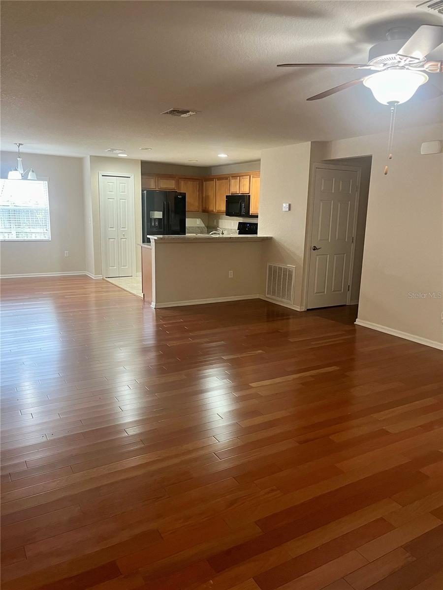 308 Windsor St Property Photo 2