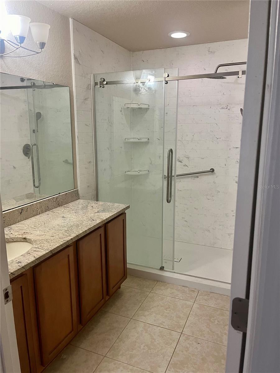 308 Windsor St Property Photo 5
