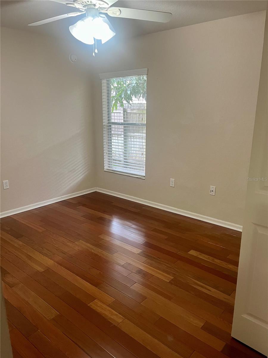 308 Windsor St Property Photo 6