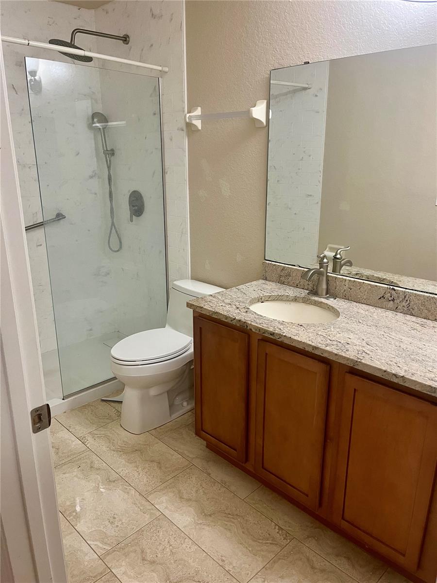 308 Windsor St Property Photo 8