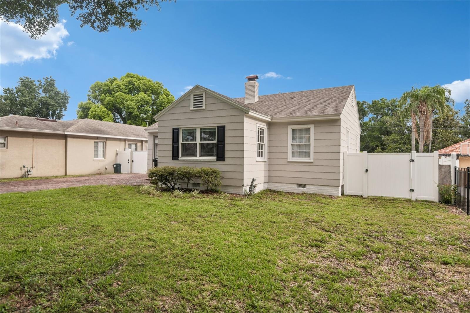 624 Kerneywood St Property Photo 3