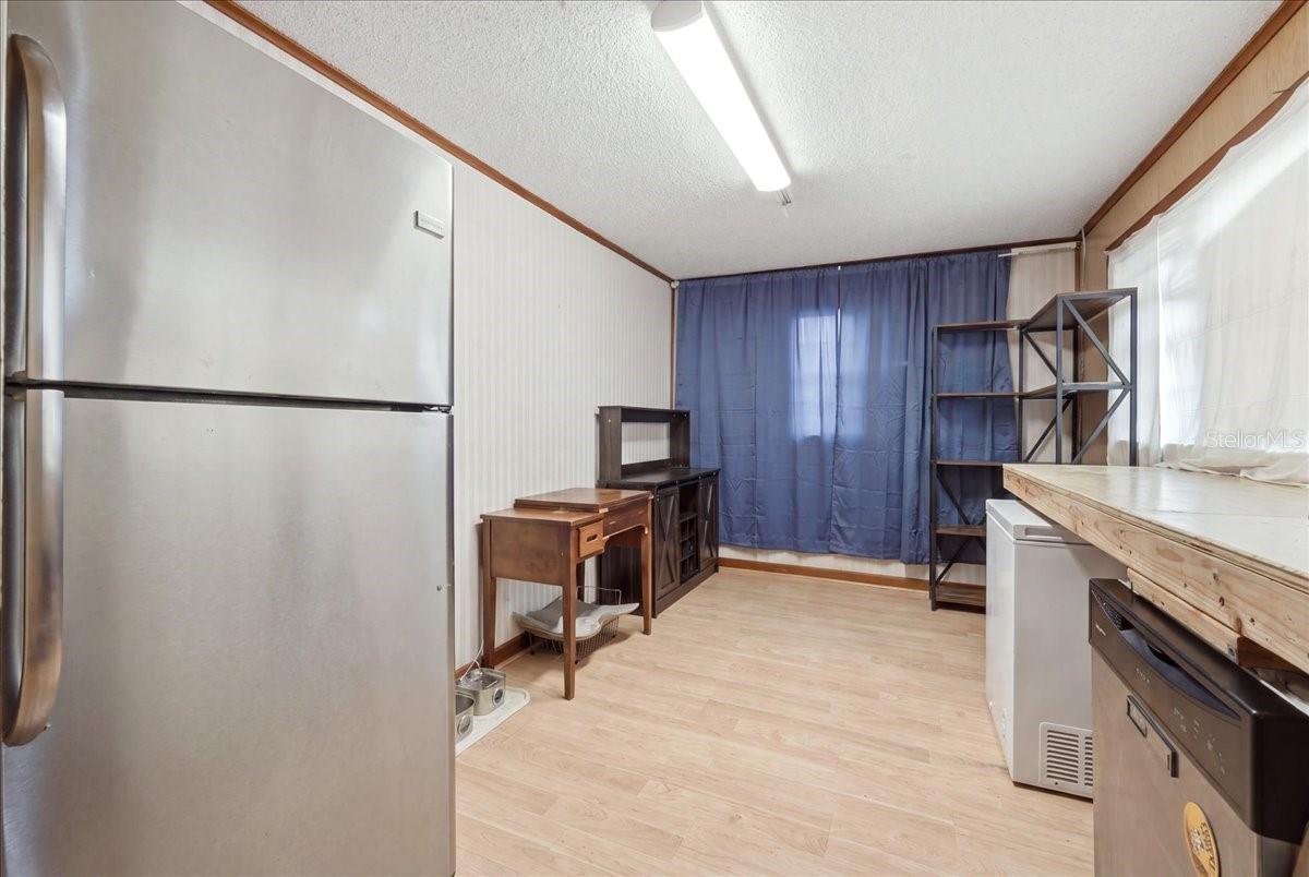 675 E Bay Ave Property Photo 10