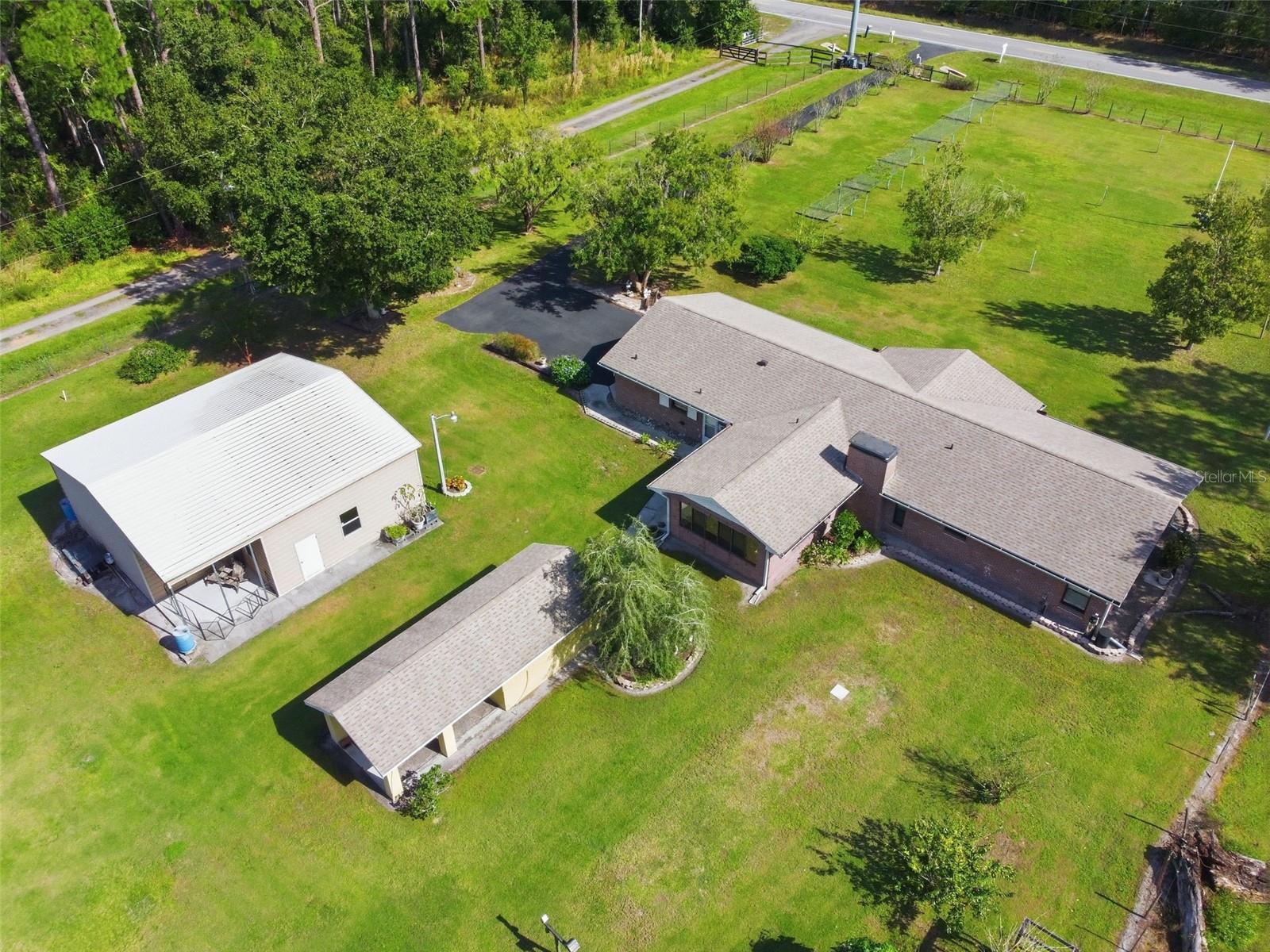 9240 Moore Rd Property Photo 3