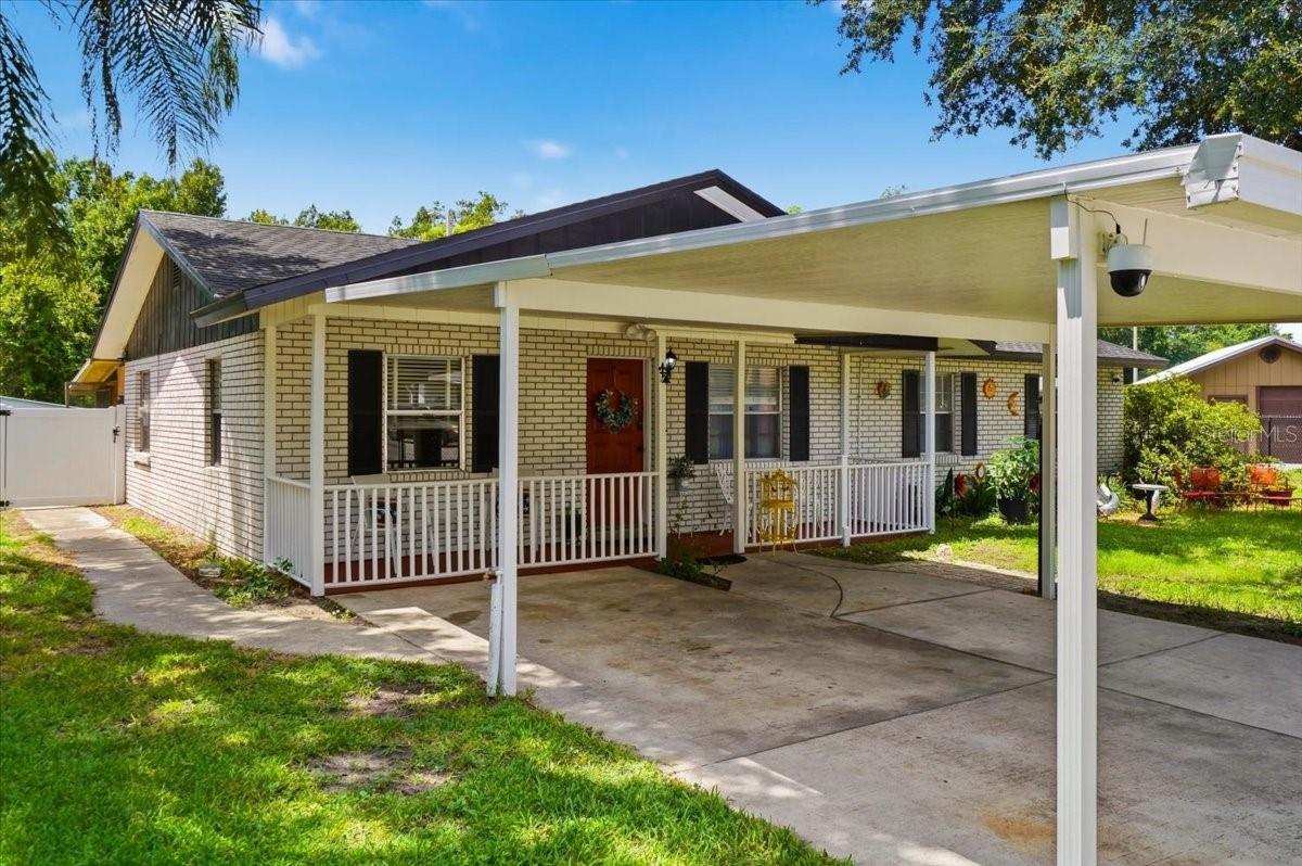 156 Manseau Dr Property Photo 1
