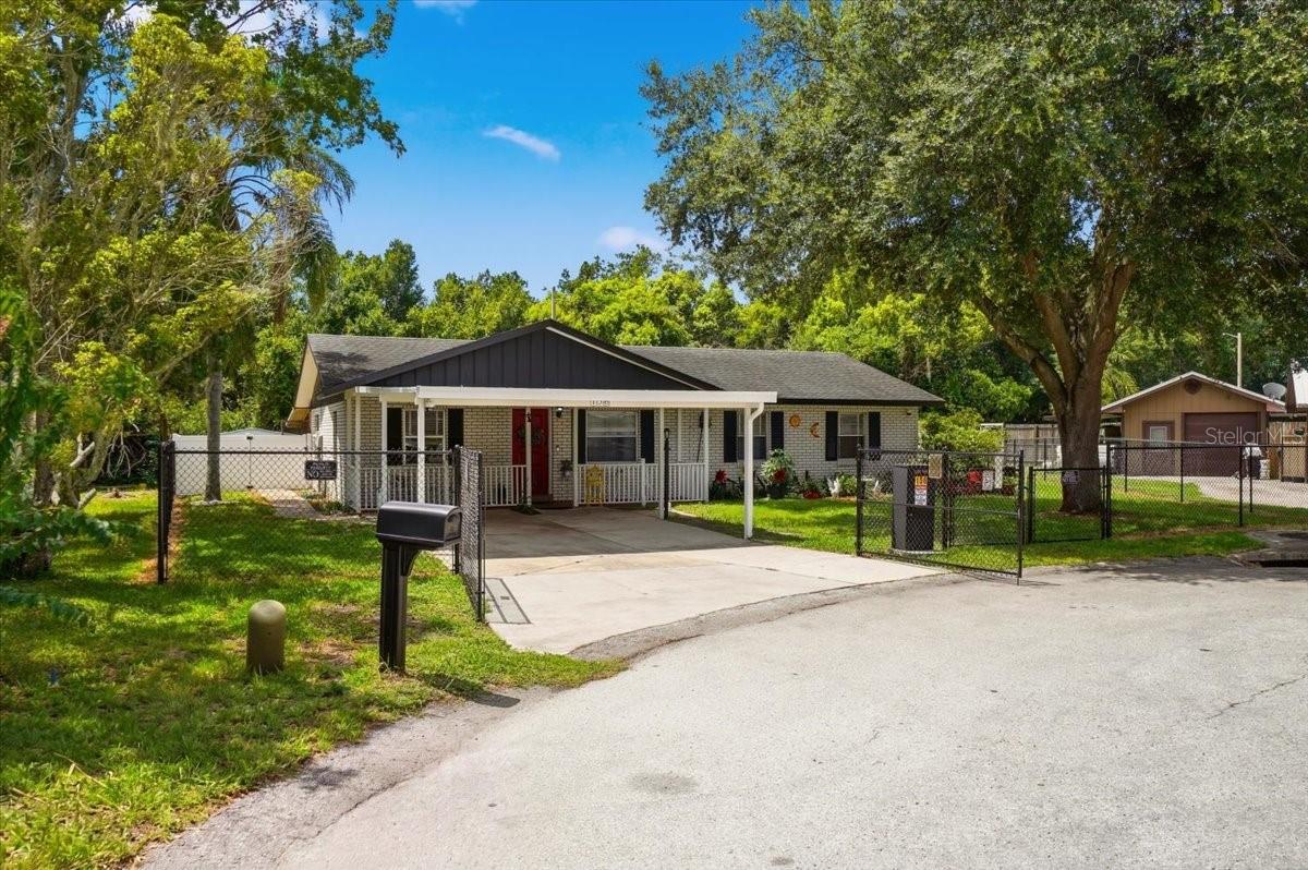 156 Manseau Dr Property Photo 3