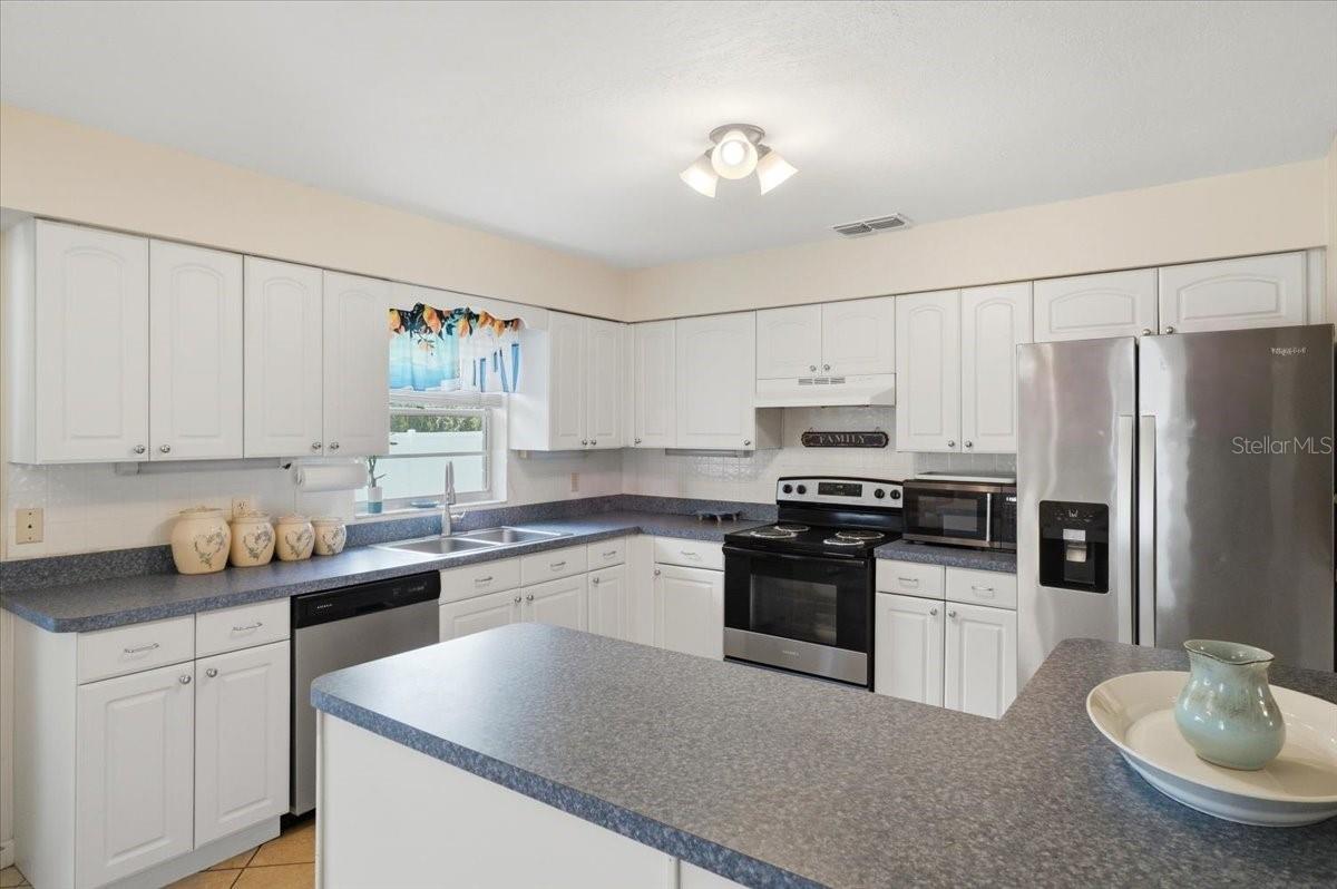 156 Manseau Dr Property Photo 17
