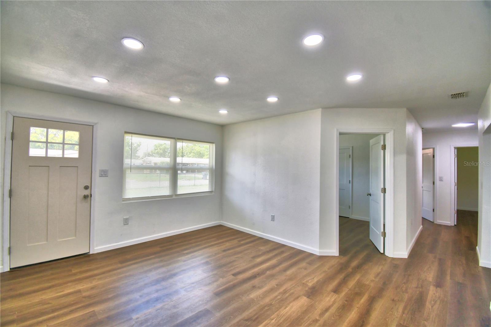 109 2nd Jpv St Property Photo 3
