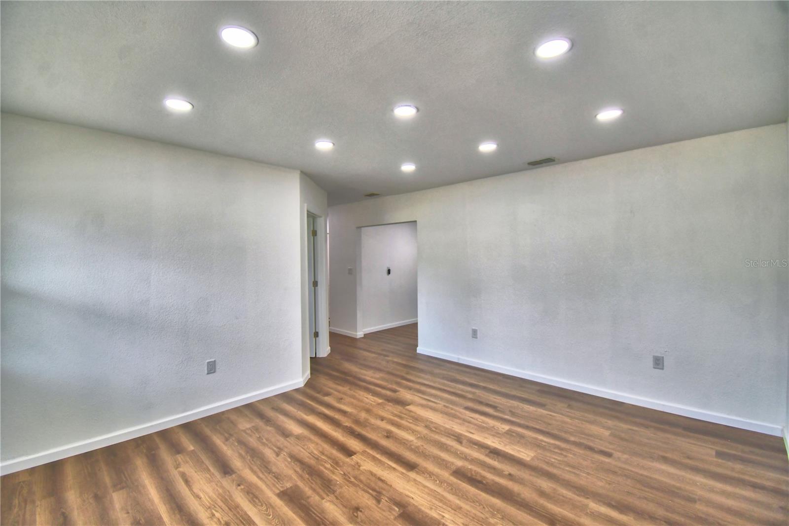 109 2nd Jpv St Property Photo 4