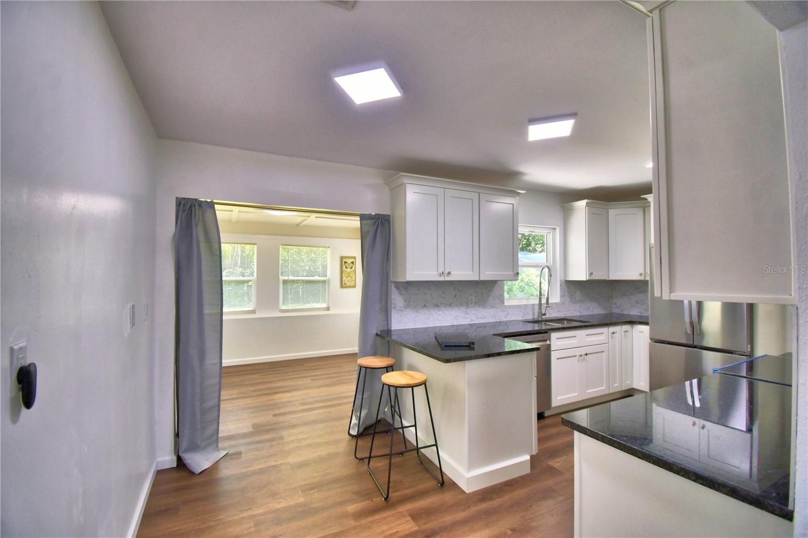109 2nd Jpv St Property Photo 6