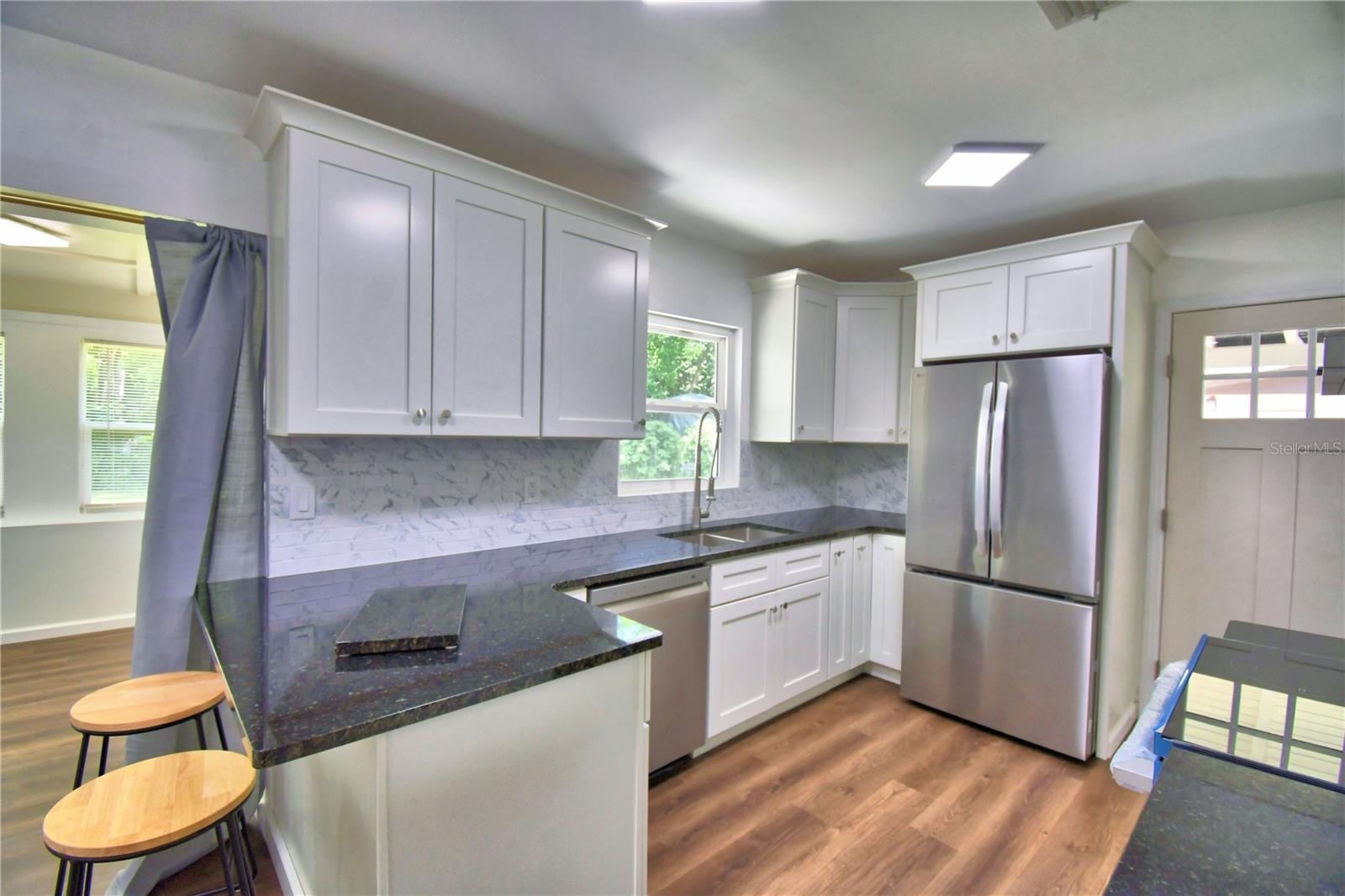 109 2nd Jpv St Property Photo 7