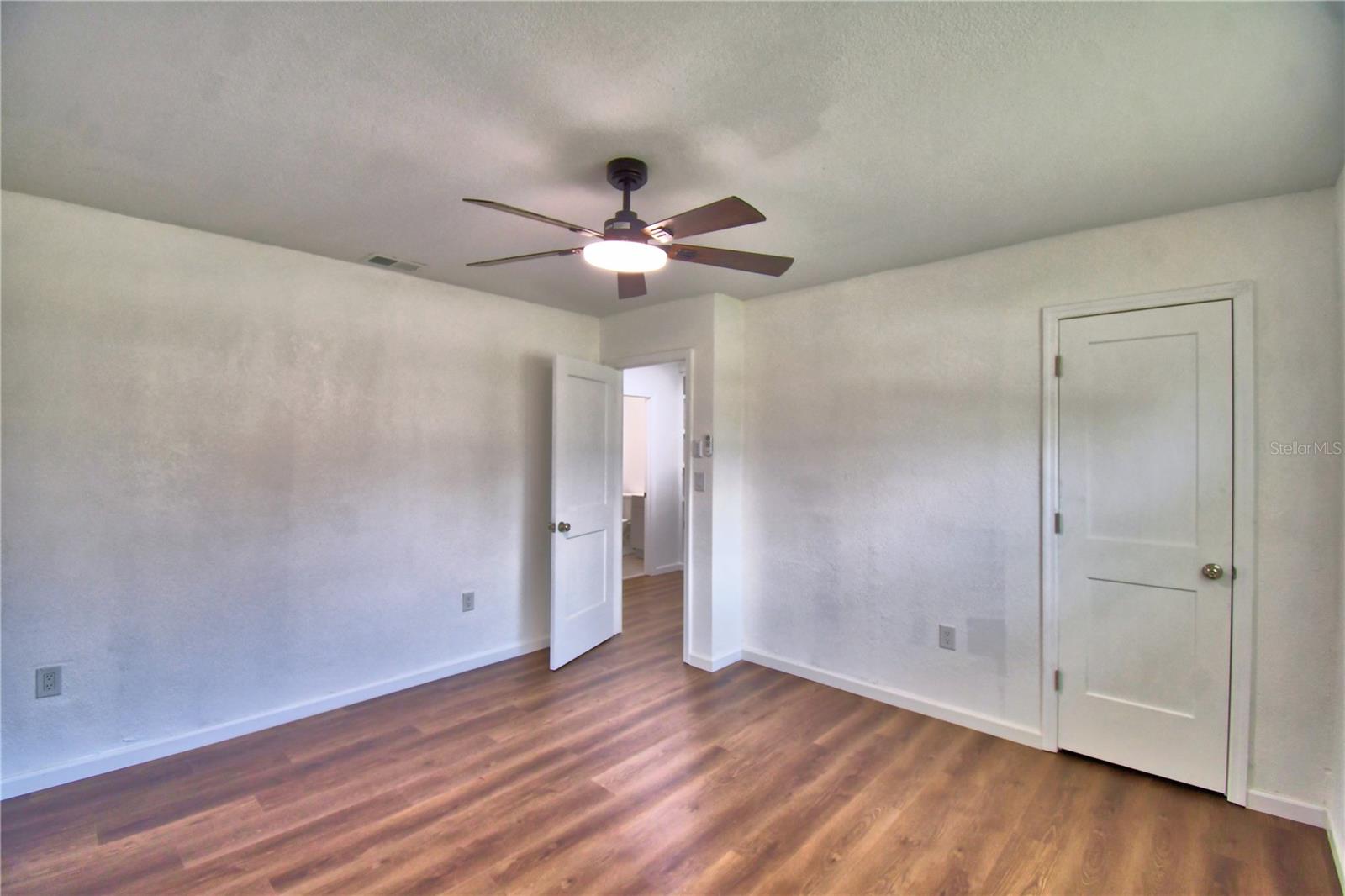 109 2nd Jpv St Property Photo 14