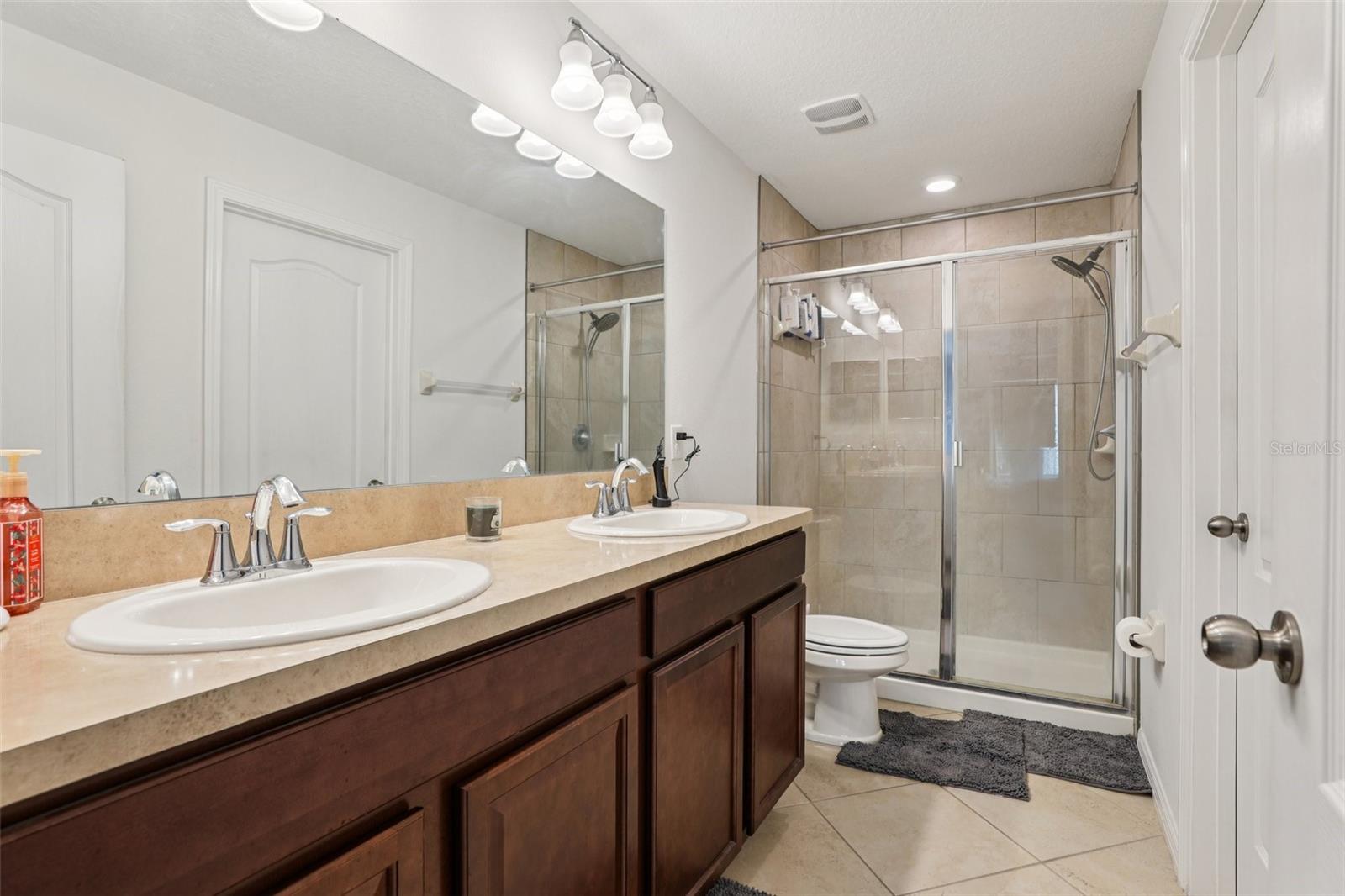 6425 Torrington Cir Property Photo 23