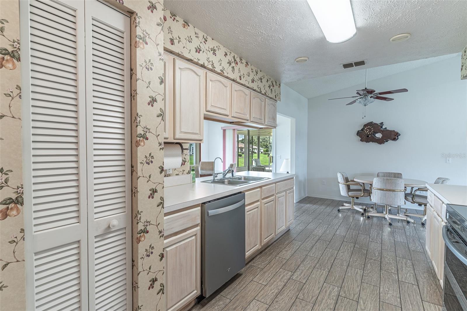 2260 Grand Cypress Dr Property Photo 7