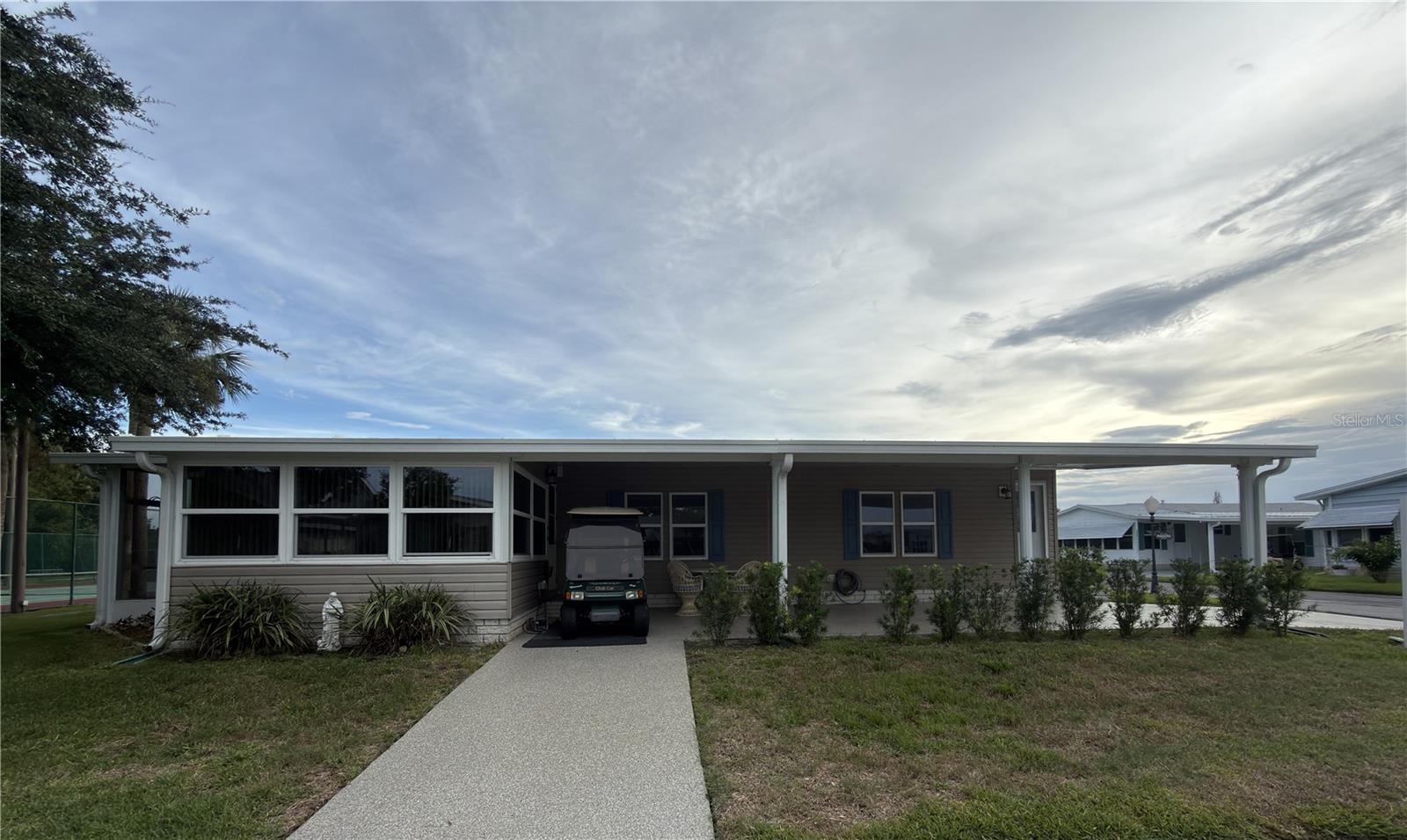 141 Victoria Dr Property Photo 1