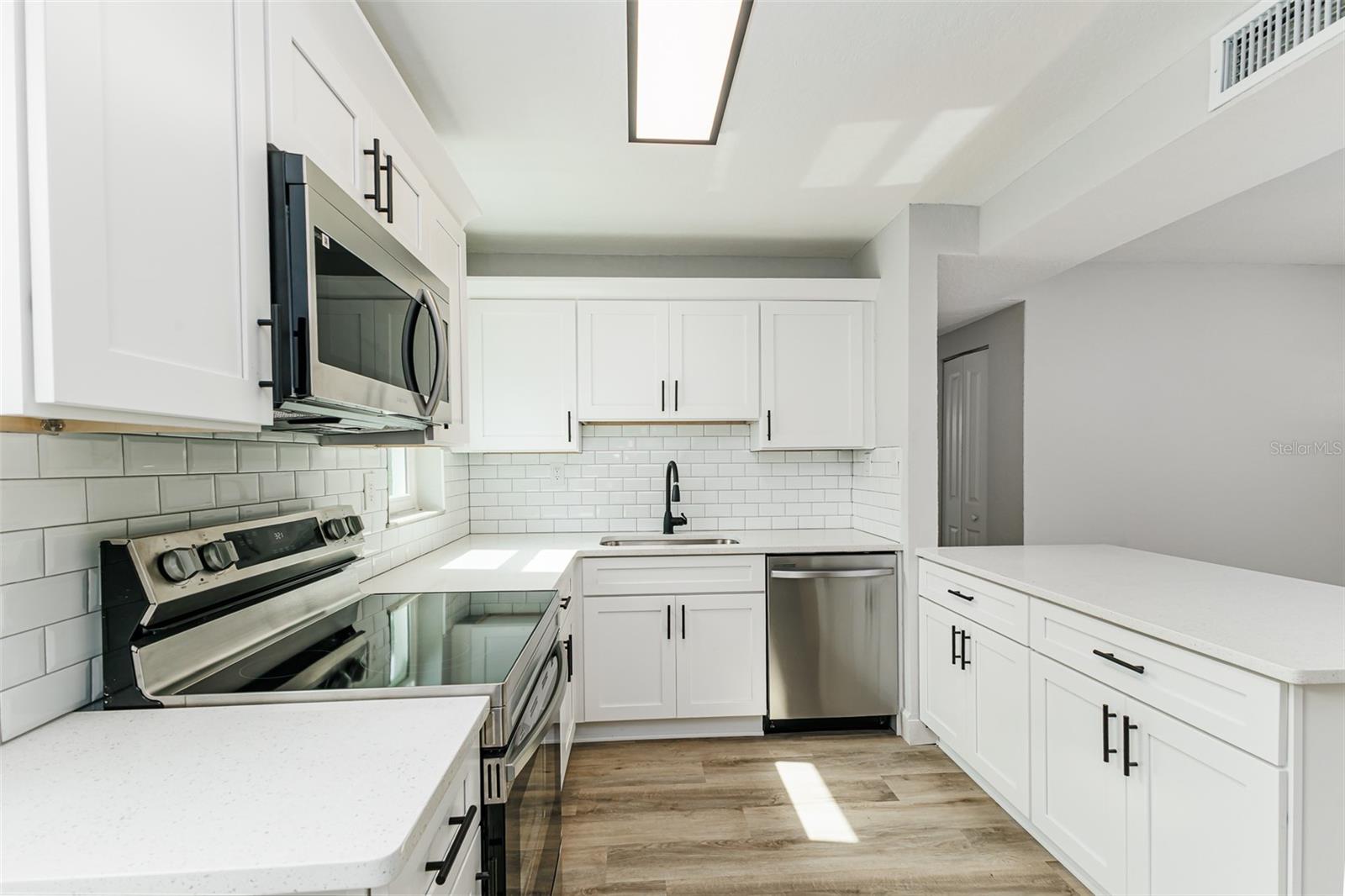 526 Victoria Blvd Property Photo 7