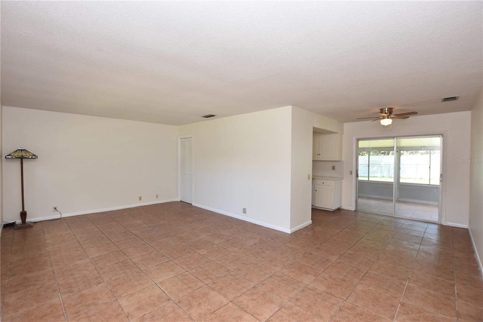 204 Chaucer Ln Property Photo 6